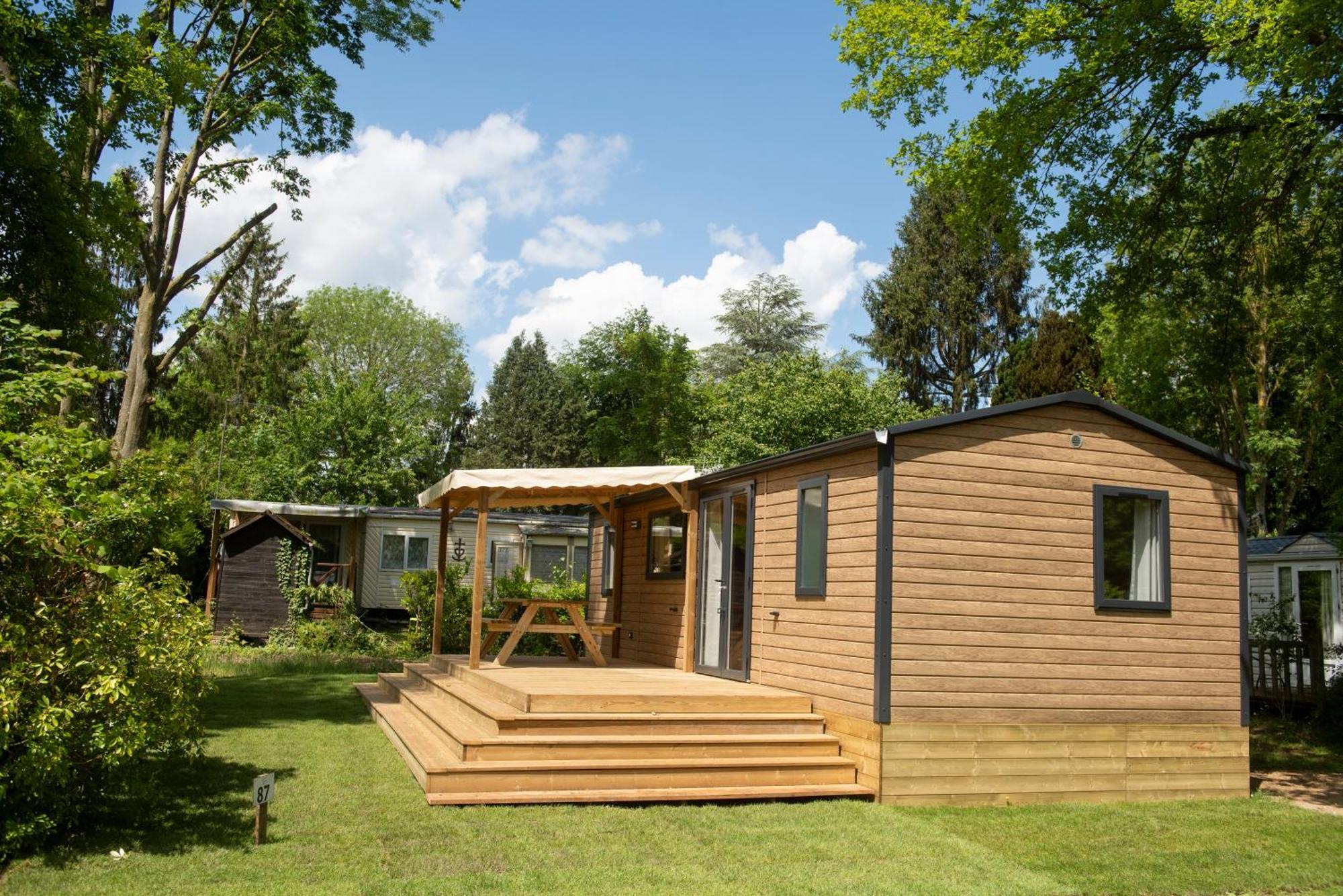 Camping Le Pre Des Moines Жувьё Экстерьер фото